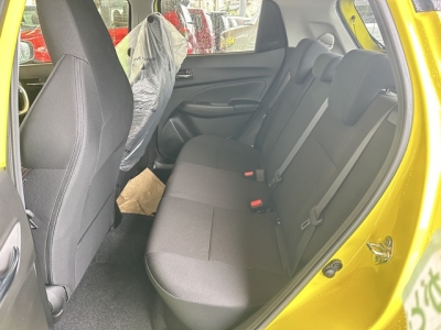 スイフトスポーツ(スズキ)登録済未使用車 後席内装