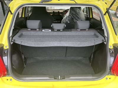 スイフトスポーツ(スズキ)登録済未使用車 内外装写真他