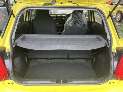 スイフトスポーツ(スズキ)登録済未使用車 内外装写真他１