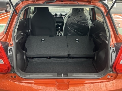 スイフトスポーツ(スズキ)登録済未使用車 内外装写真他２