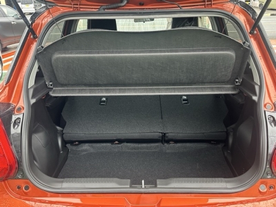 スイフトスポーツ(スズキ)登録済未使用車 内外装写真他１