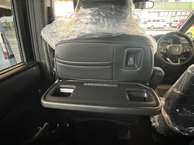 ステップワゴン(ホンダ)登録済未使用車 内外装写真他２