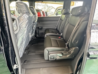 ステップワゴン(ホンダ)登録済未使用車 後席内装