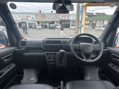 ハイゼットカーゴ(ダイハツ)中古車 後席から見た前席