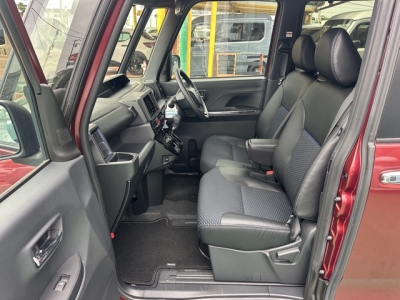 タントカスタム(ダイハツ)中古車 前席内装