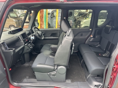 タントカスタム(ダイハツ)中古車 後席内装