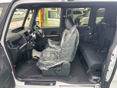 タントカスタム(ダイハツ)届出済未使用車 後席内装