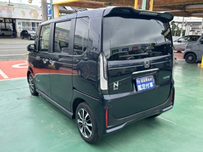 新型N-BOX(ホンダ)届出済未使用車 後方