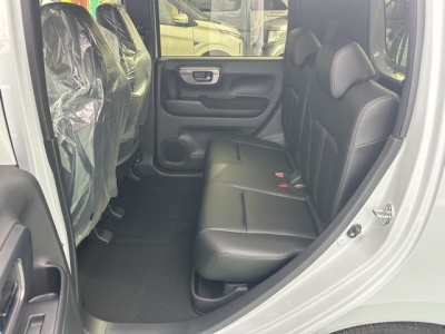 N-WGN(ホンダ)届出済未使用車 後席内装