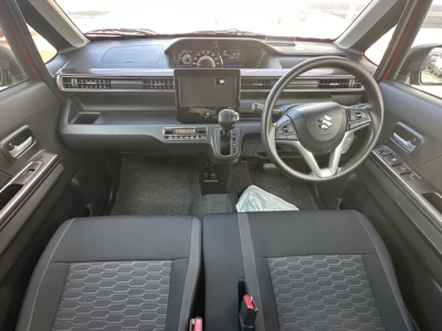 ワゴンRカスタムＺ(スズキ)中古車 後席から見た前席