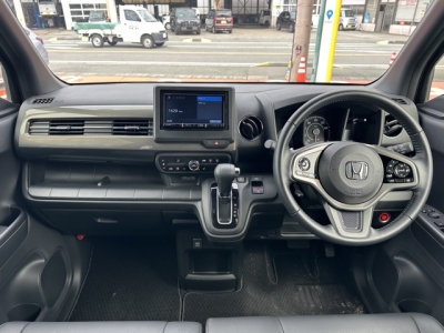 N-WGN(ホンダ)中古車 後席から見た前席