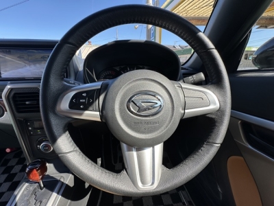 コペン(ダイハツ)中古車 後席から見た前席