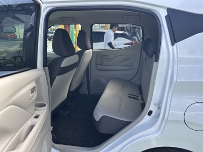 デイズ(ニッサン)中古車 後席内装