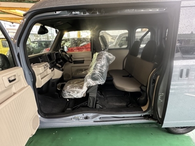 N-VAN e(ホンダ)届出済未使用車 後席内装