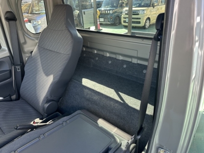 キャリイトラック(スズキ)中古車 後席内装