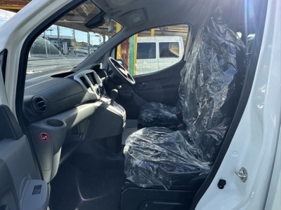 NV200バネットワゴン(ニッサン)登録済未使用車 前席内装