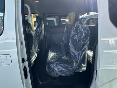 NV200バネットワゴン(ニッサン)登録済未使用車 後席内装