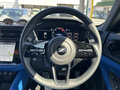 フェアレディZ(ニッサン)中古車 後席から見た前席