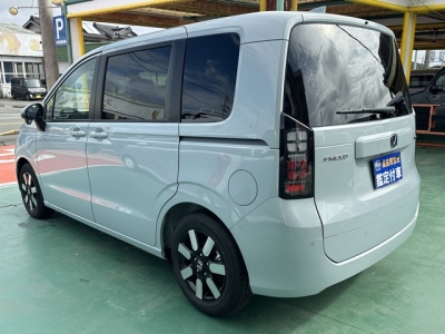 新型フリード(ホンダ)登録済未使用車 後方