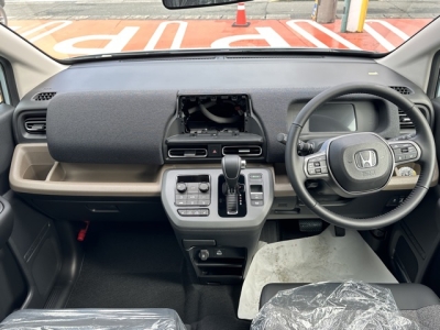 新型フリード(ホンダ)登録済未使用車 内外装写真