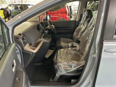 新型フリード(ホンダ)登録済未使用車 前席内装