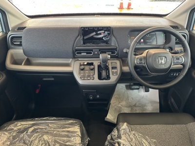 新型フリード(ホンダ)登録済未使用車 内外装写真