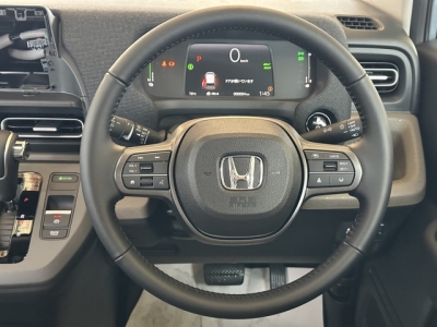 新型フリード(ホンダ)登録済未使用車 内外装写真他