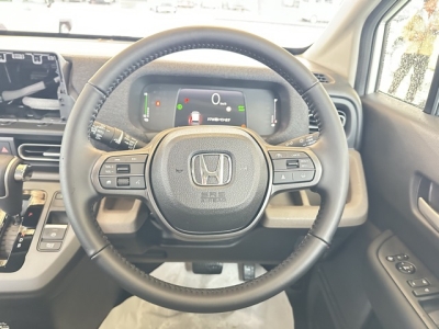 新型フリード(ホンダ)登録済未使用車 内外装写真他