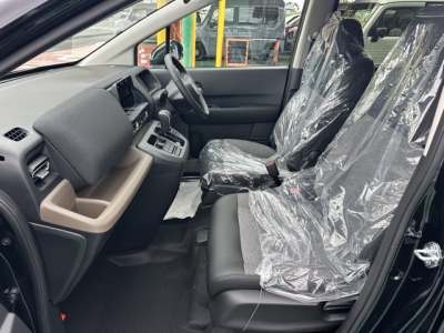 新型フリード(ホンダ)登録済未使用車 前席内装