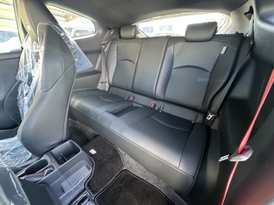 GRヤリス(トヨタ)中古車 後席内装