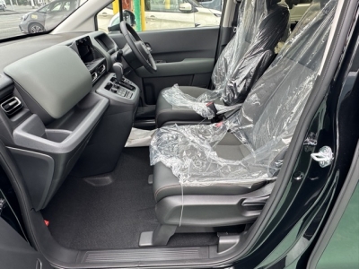 フリード(ホンダ)登録済未使用車 前席内装