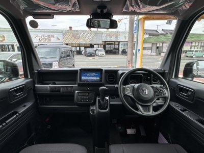 N-VAN(ホンダ)届出済未使用車 後席から見た前席