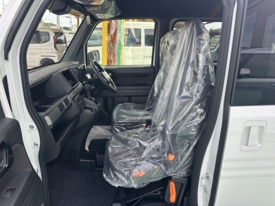 N-VAN(ホンダ)届出済未使用車 前席内装