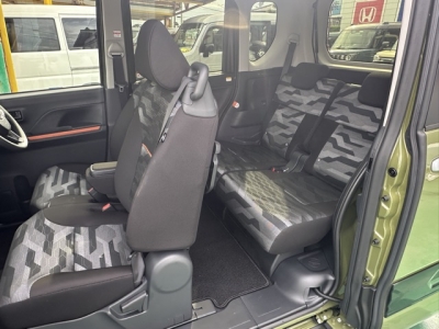 タントファンクロス(ダイハツ)届出済未使用車 後席内装