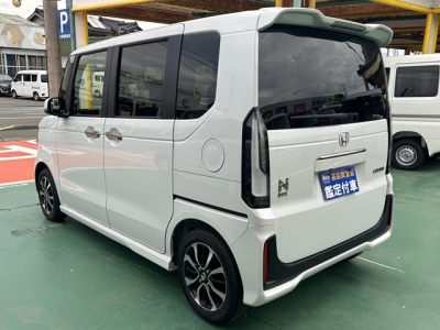 新型N-BOX(ホンダ)届出済未使用車 後方