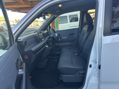 サクラ(ニッサン)中古車 前席内装