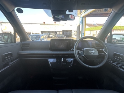 サクラ(ニッサン)中古車 後席から見た前席