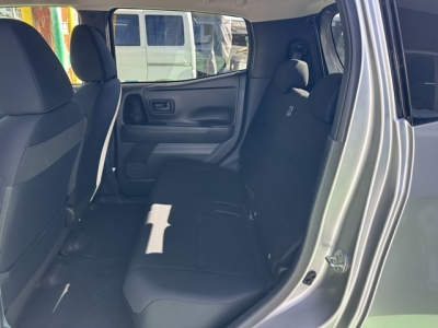 サクラ(ニッサン)ディーラ-試乗車 後席内装