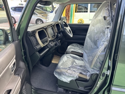 ハスラー(スズキ)届出済未使用車 前席内装