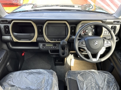 ハスラー(スズキ)届出済未使用車 後席から見た前席