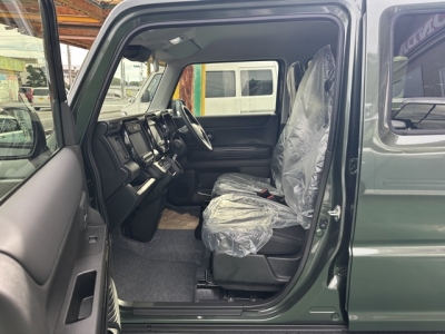 ハスラー(スズキ)届出済未使用車 前席内装