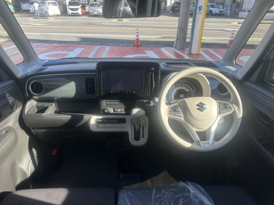 ワゴンＲスマイル(スズキ)届出済未使用車 後席から見た前席