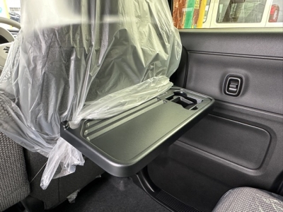 ワゴンＲスマイル(スズキ)届出済未使用車 後席から見た前席