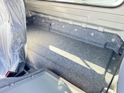 キャリートラック(スズキ)届出済未使用車 後席内装