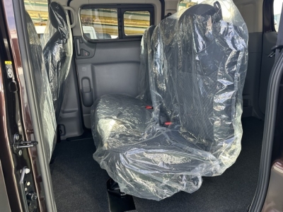 NV200バネットワゴン(ニッサン)登録済未使用車 後席内装
