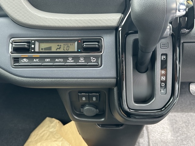 ソリオ(スズキ)新車見本展示無 17