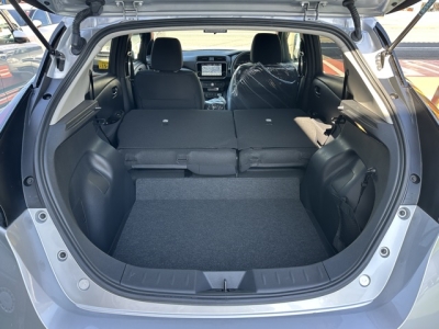 リーフ(ニッサン)中古車 内外装写真他