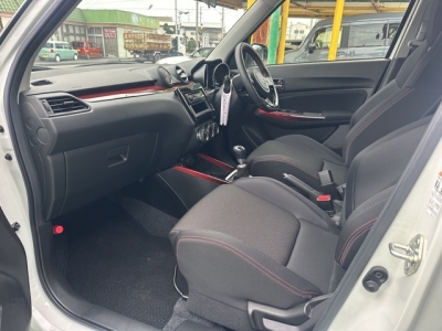 スイフトスポーツ(スズキ)中古車 前席内装