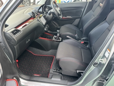 スイフトスポーツ(スズキ)中古車 前席内装