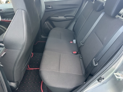 スイフトスポーツ(スズキ)中古車 後席内装